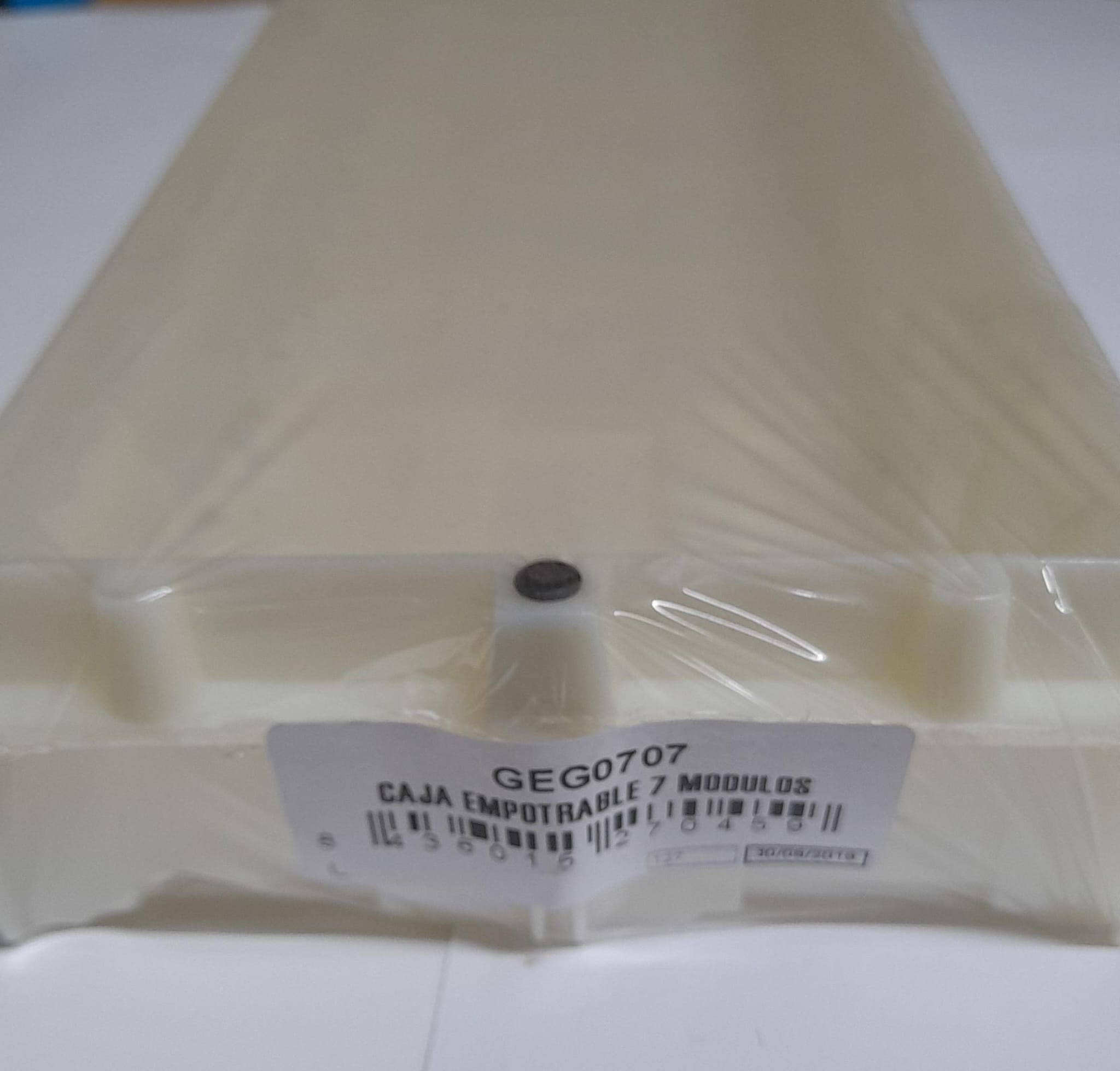 GUINAZ - Caja empotrable 7 módulos 861x406