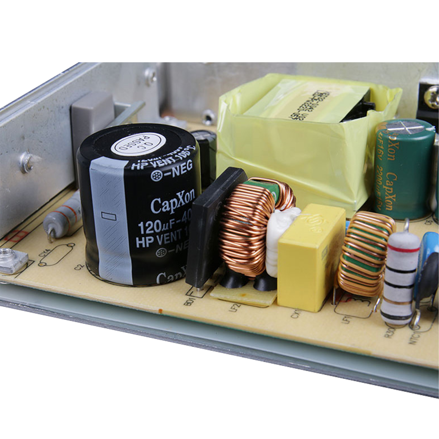 GENERICO - Fuente de alimentación conmutada.Entrada AC 200~240 V.Salida DC 12 V / 5 A (60W).Salida regulable 10.5 ~ 13.5 V
Protegida ante sobretensiones y picos de corriente - Imagen 2