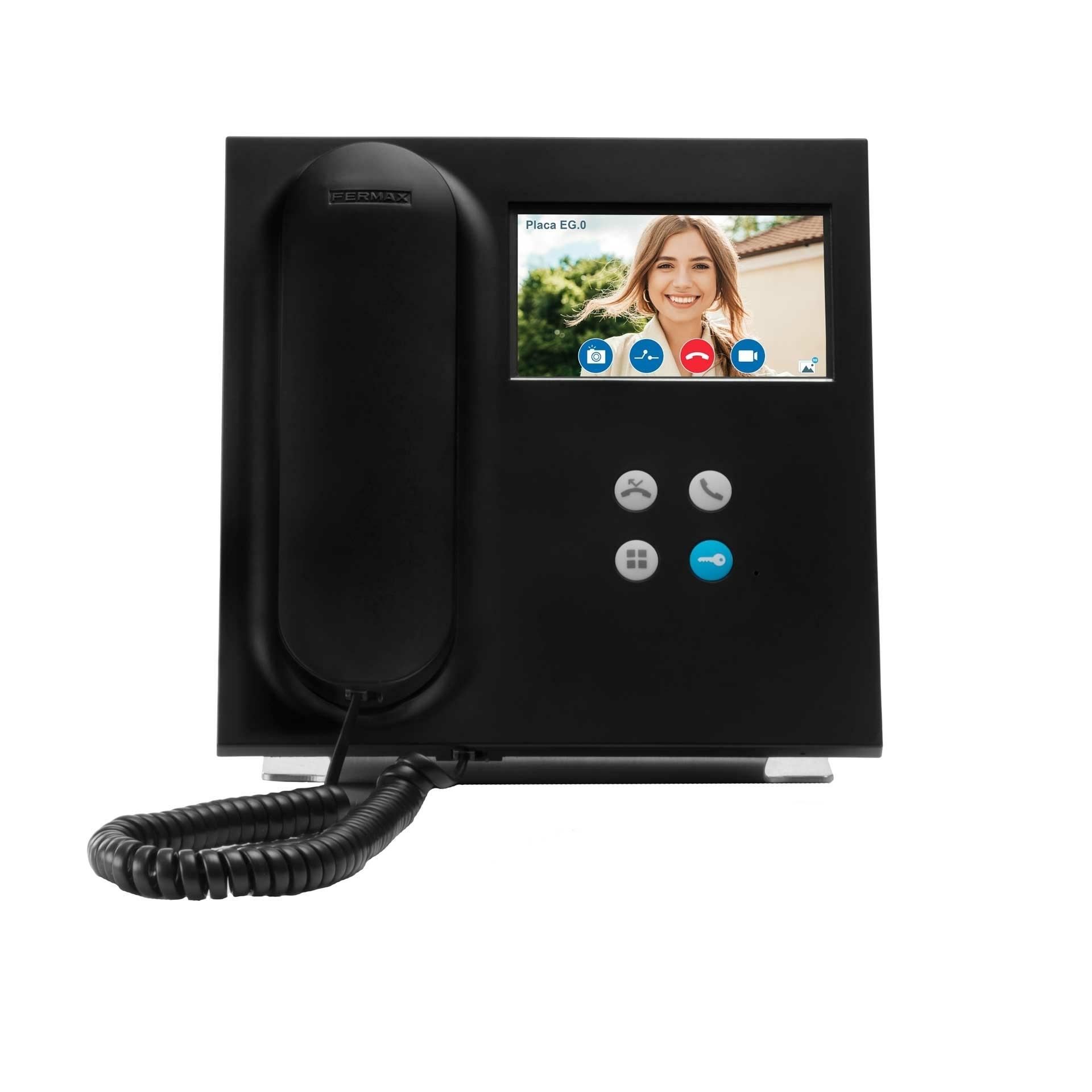 FERMAX - Conserjería wifi vídeo con desvío de llamada a Móvil/Tablet (App Blue).Volcado de la agenda directorio desde móvil/tablet/PC/Mac (Webserver).Captura de fotos.Pantalla táctil 4.3".Modos de funcionamiento: DÍA, MIXTO, NOCHE - Imagen 2