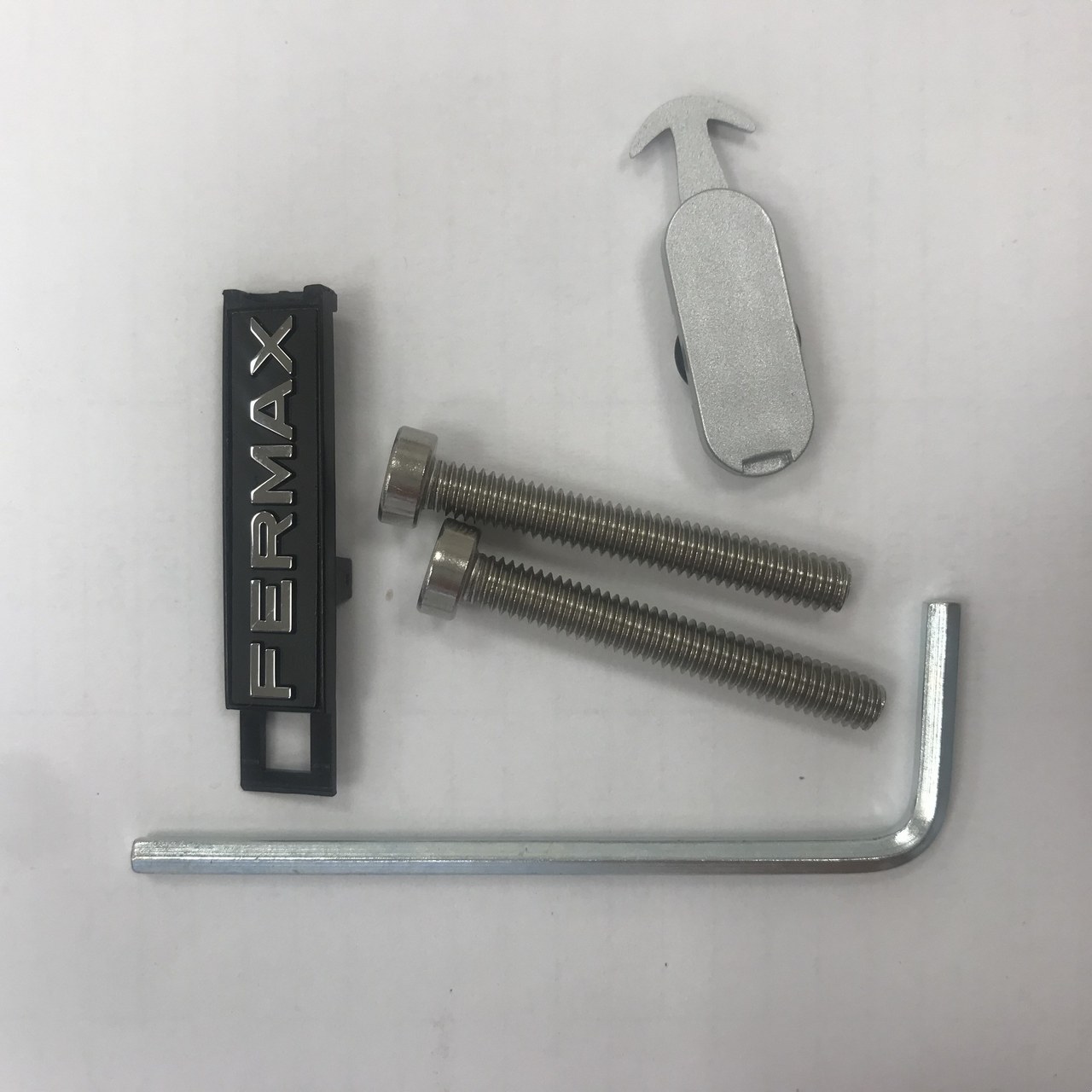 FERMAX - Juego tornillería cierre Placa CITY - Imagen 2