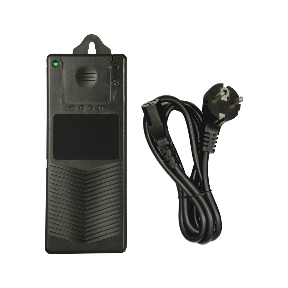 TVT - Fuente de Alimentación Conmutada (Transformador).Salida DC 12 V / 5 A.4 salidas por terminales +/-.Protección por fusible 2A
Cable a enchufe incluido.Permite alimentar de 1 hasta 4 dispositivos simultáneamente
